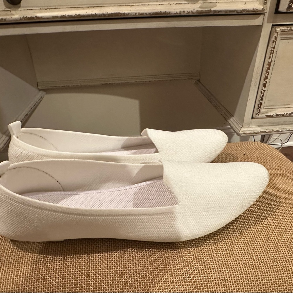 Heawish Comfy White Minimalist Flat Loafers